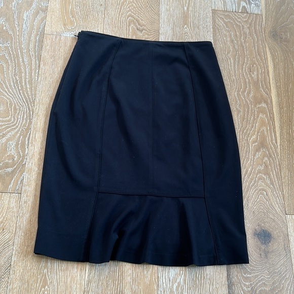 White House Black Market Skirt - Picture 6 of 8